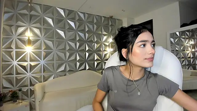 zoerouse  online show from 01.16.26