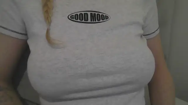 flirty babe x online show from 10.09.25