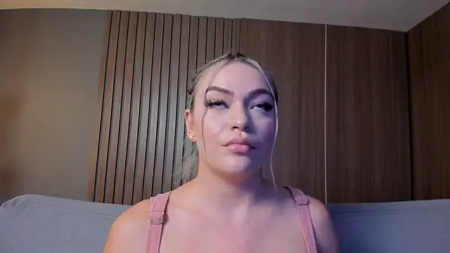 milaowens online show from 02.23.25