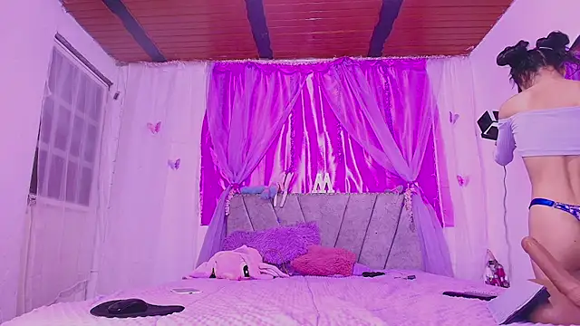 Snapshot of MeganRouss74 chatting on 09.21.25 MeganRouss74 online show from 09.21.25