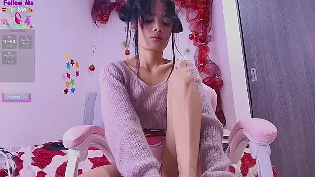 Snapshot of MeganRouss74 chatting on 12.21.25 MeganRouss74 online show from 12.21.25