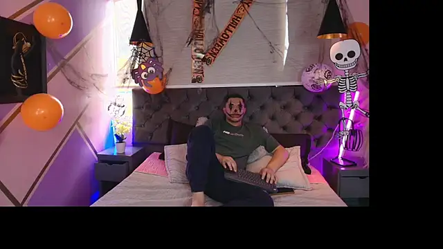 Snapshot of Annie_Lii chatting on 10.20.25 Annie Lii online show from 10.20.25