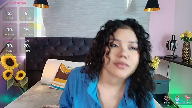 Snapshot of Annie_Lii chatting on 11.10.25 Annie Lii online show from 11.10.25