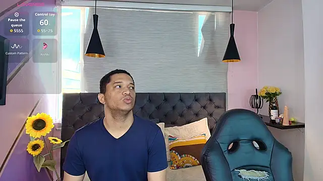 Snapshot of Annie_Lii chatting on 11.13.25 Annie Lii online show from 11.13.25