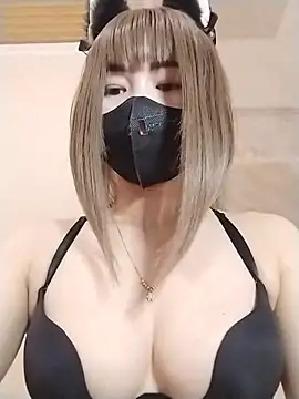 Snapshot of Helen69x chatting on 04.28.26 Helen69x online show from 04.28.26