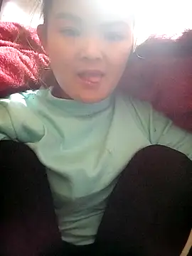 xinhxinhcute online show from 11.30.25