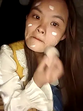 xinhxinhcute online show from 12.17.25