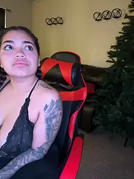 Snapshot of Scarlettx7 chatting on 11.19.25 Scarlettx7 online show from 11.19.25