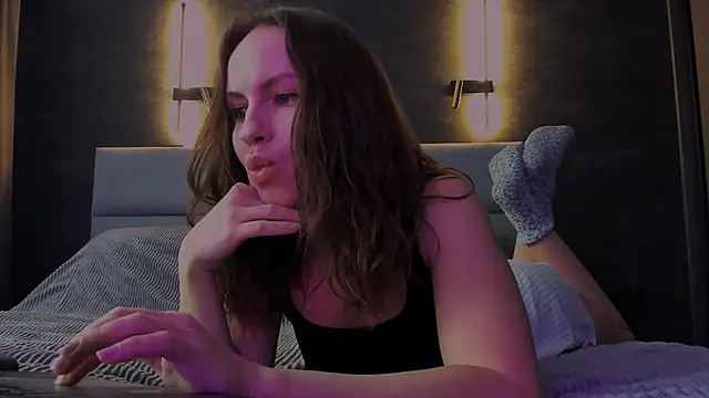 Snapshot of North_baby chatting on 10.22.25 North baby online show from 10.22.25