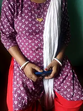 Snapshot of desi_boudi87 chatting on 04.28.26 desi boudi87 online show from 04.28.26