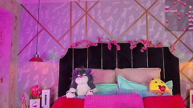 Snapshot of LindaWz_ chatting on 02.24.26 LindaWz online show from 02.24.26