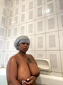 JuicyMellow21 online show from 11.28.25