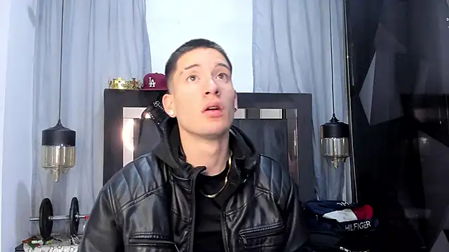 HunterHeat  online show from 04.17.26