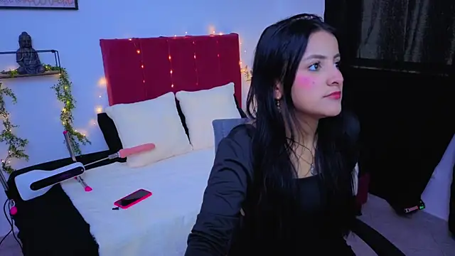 Snapshot of Nathi_Medusa chatting on 10.09.25 Nathi Medusa online show from 10.09.25