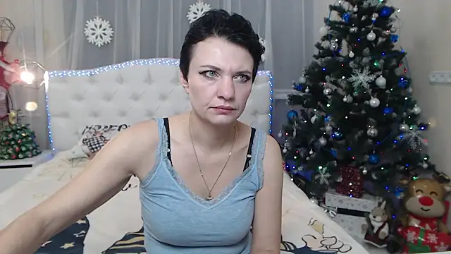 Snapshot of AvaSaturnian chatting on 11.30.25 AvaSaturnian online show from 11.30.25