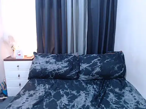 Snapshot of AngelHille chatting on 09.08.25 AngelHille online show from 09.08.25