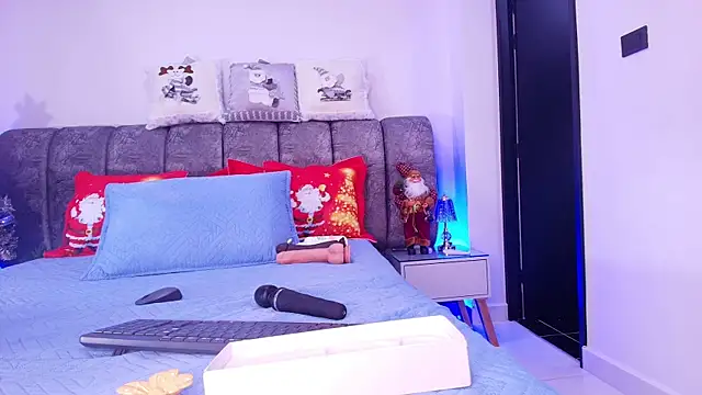 sweegirl69 online show from 12.15.25