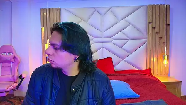 Snapshot of Laia_and_Damian chatting on 10.14.25 Laia and Damian online show from 10.14.25