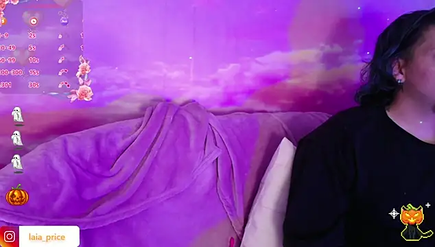 Snapshot of Laia_and_Damian chatting on 10.31.25 Laia and Damian online show from 10.31.25