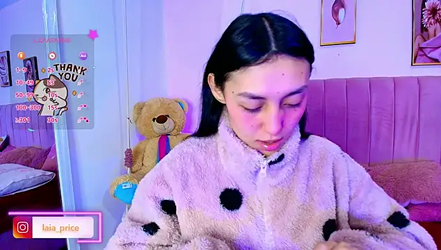 Snapshot of Laia_and_Damian chatting on 11.26.25 Laia and Damian online show from 11.26.25