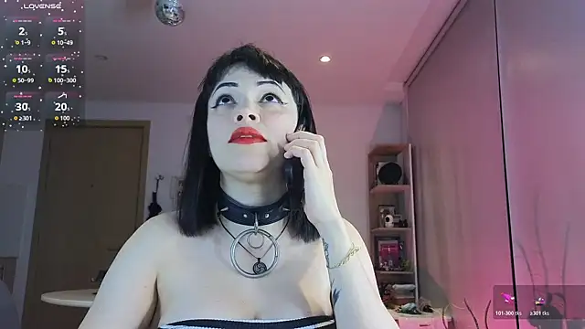 Snapshot of novafet chatting on 12.22.25 novafet online show from 12.22.25