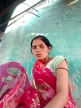 Snapshot of H_seema chatting on 04.17.26 H seema online show from 04.17.26