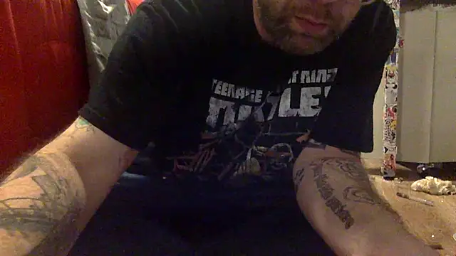 Snapshot of edger4lif3 chatting on 09.11.25 edger4lif3 online show from 09.11.25