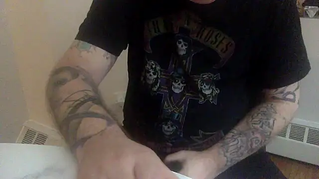 Snapshot of edger4lif3 chatting on 10.29.25 edger4lif3 online show from 10.29.25