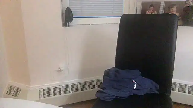 Snapshot of edger4lif3 chatting on 10.31.25 edger4lif3 online show from 10.31.25