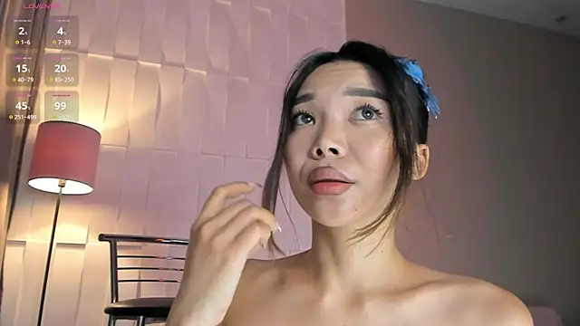 Snapshot of Rem_Esme chatting on 11.06.25 Rem Esme online show from 11.06.25