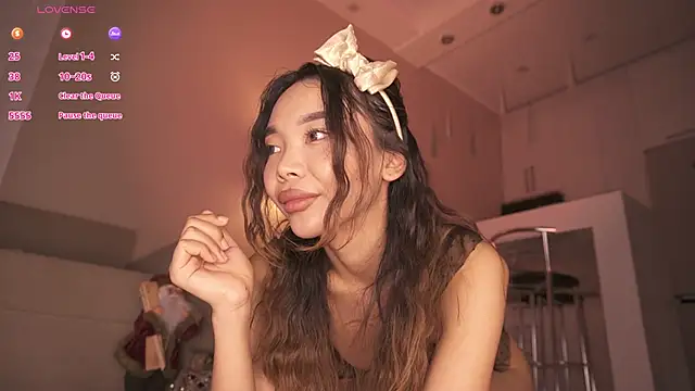 Snapshot of Rem_Esme chatting on 12.02.25 Rem Esme online show from 12.02.25