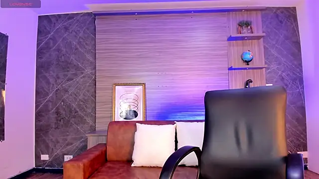 Snapshot of sofiapalacioss chatting on 10.31.25 sofiapalacioss online show from 10.31.25