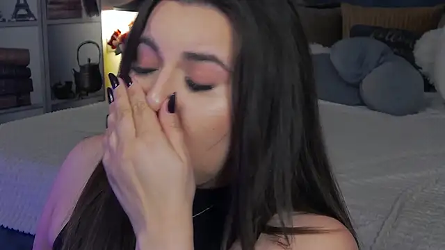 Mia Swano online show from 11.16.25