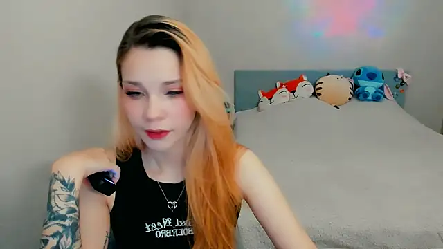 Snapshot of Kitten_Alissa chatting on 10.11.25 Kitten Alissa online show from 10.11.25