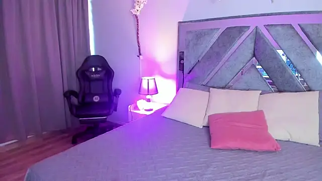 jasmincollin  online show from 03.08.26