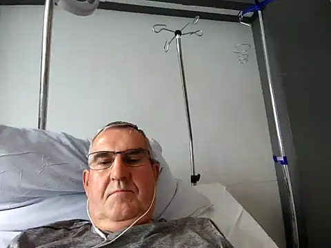 Oldmenhot66 online show from 10.21.25