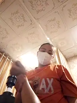 Snapshot of Teena_tiny chatting on 12.20.25 Teena tiny online show from 12.20.25