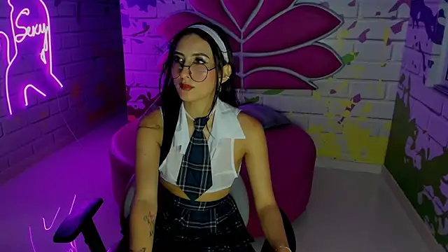 Snapshot of ValerySkinnyy chatting on 01.19.26 ValerySkinnyy online show from 01.19.26