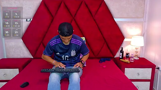 Snapshot of Kity_spiderr chatting on 11.19.25 Kity spiderr online show from 11.19.25