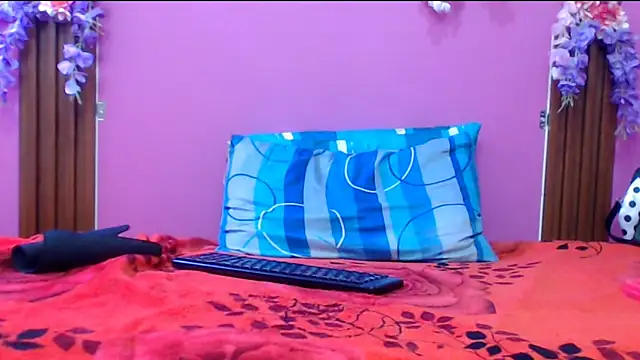 skinnysofia18 online show from 10.01.25