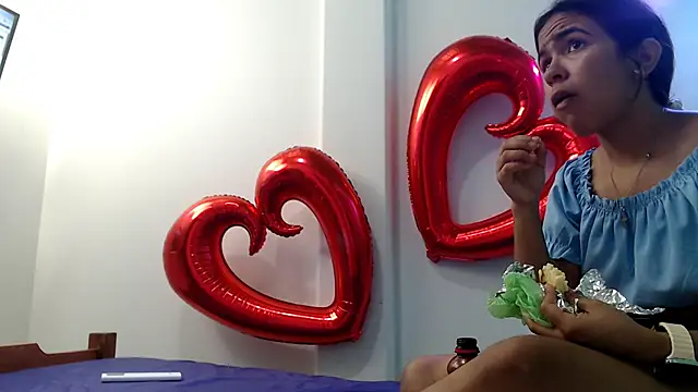 skinnysofia18 online show from 02.16.26