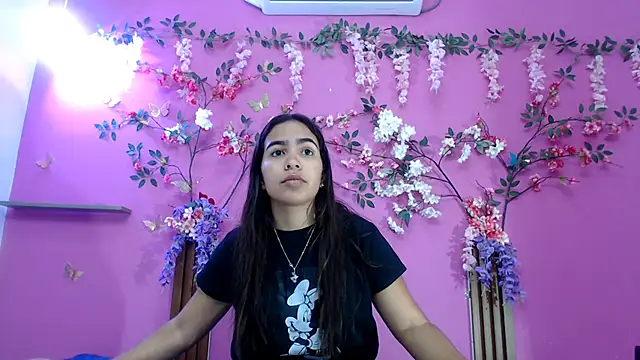skinnysofia18 online show from 05.15.26