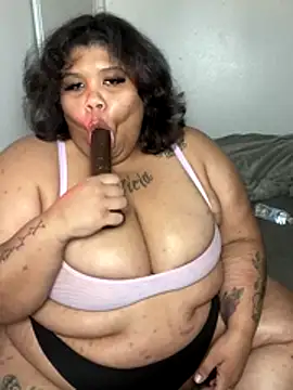 BlaxicanaMami online show from 11.30.25