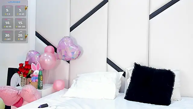 Snapshot of XimenaCosta chatting on 04.09.26 XimenaCosta online show from 04.09.26