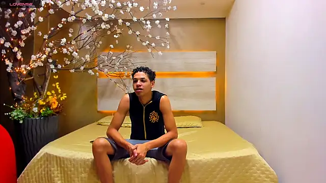 Snapshot of Mycandyfor_You chatting on 09.25.25 Mycandyfor You online show from 09.25.25