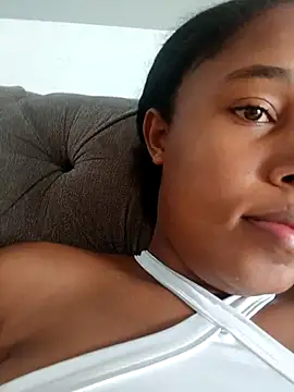 Snapshot of MoniqueMulberry chatting on 11.21.25 MoniqueMulberry online show from 11.21.25