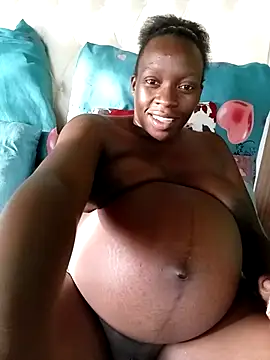 Snapshot of BeautyQueenX22 chatting on 02.05.26 BeautyQueenX22 online show from 02.05.26