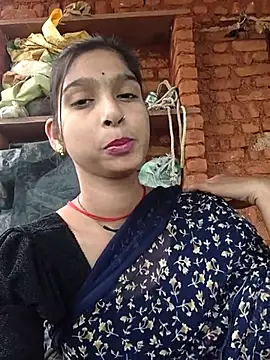 Snapshot of Yatiksha_Beby chatting on 10.31.25 Yatiksha Beby online show from 10.31.25