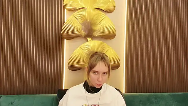 Beverly Gomes online show from 10.02.25