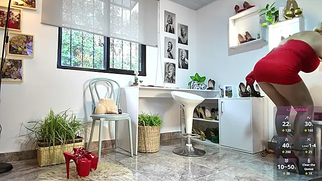 Snapshot of mrs_edha chatting on 09.30.25 mrs edha online show from 09.30.25